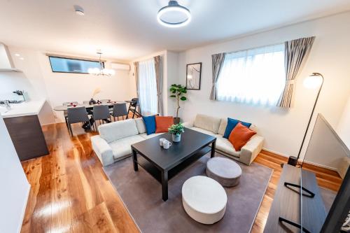 Hotel Grand Star Tokyo — 4-Star Luxury Hotel in Tokyo, Japan