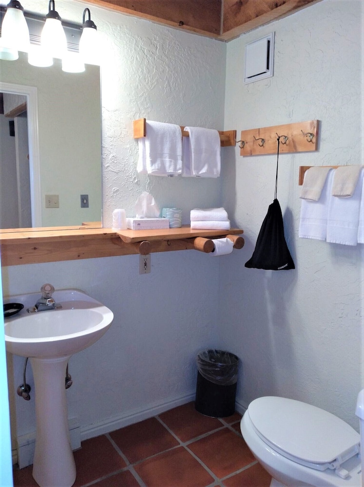 The Boulder Creek Lodge - photo 18
