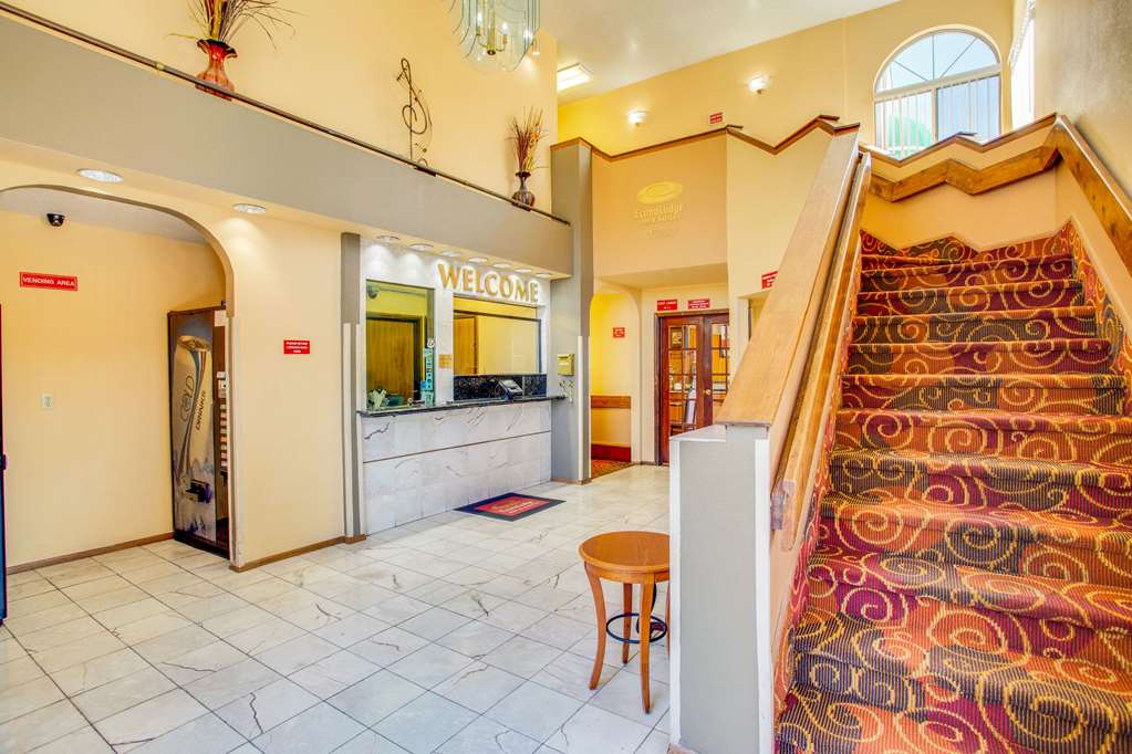 Econo Lodge Inn & Suites Albuquerque East I 40 Eubank Exit - photo 4