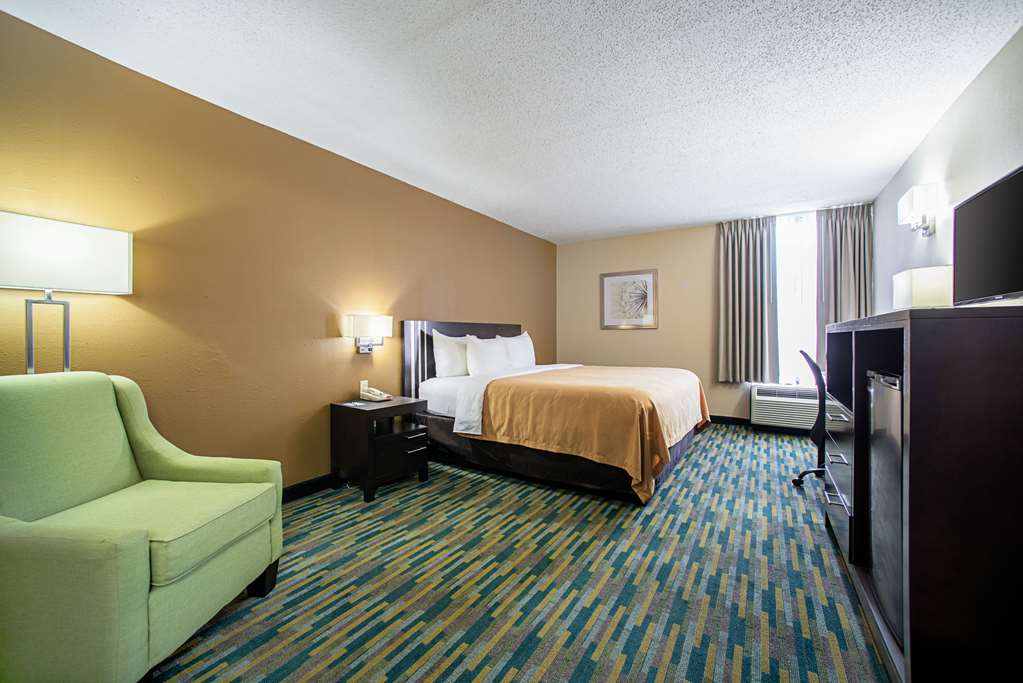 Quality Inn Near Six Flags St. Louis - photo 12