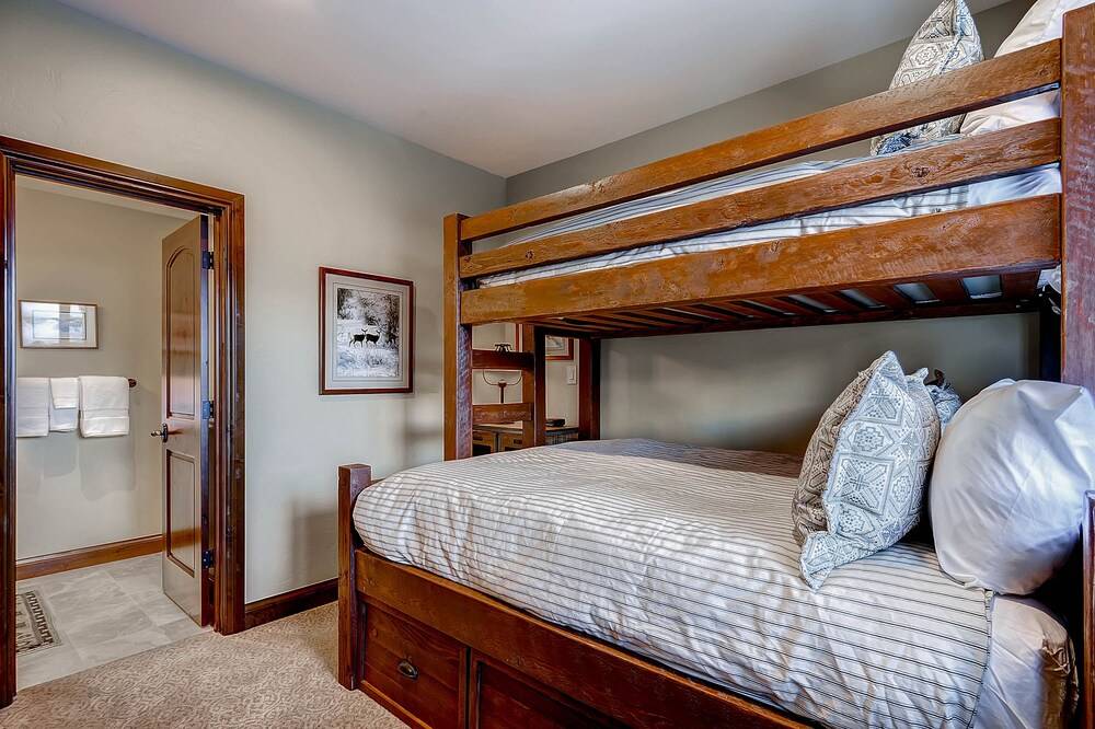 Highlands Slopeside by East West Hospitality - photo 73
