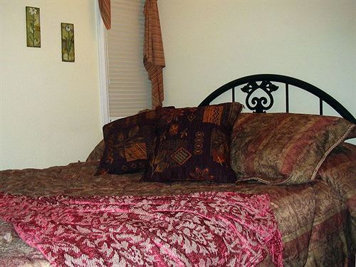 The Historic Brook Forest Inn - photo 7