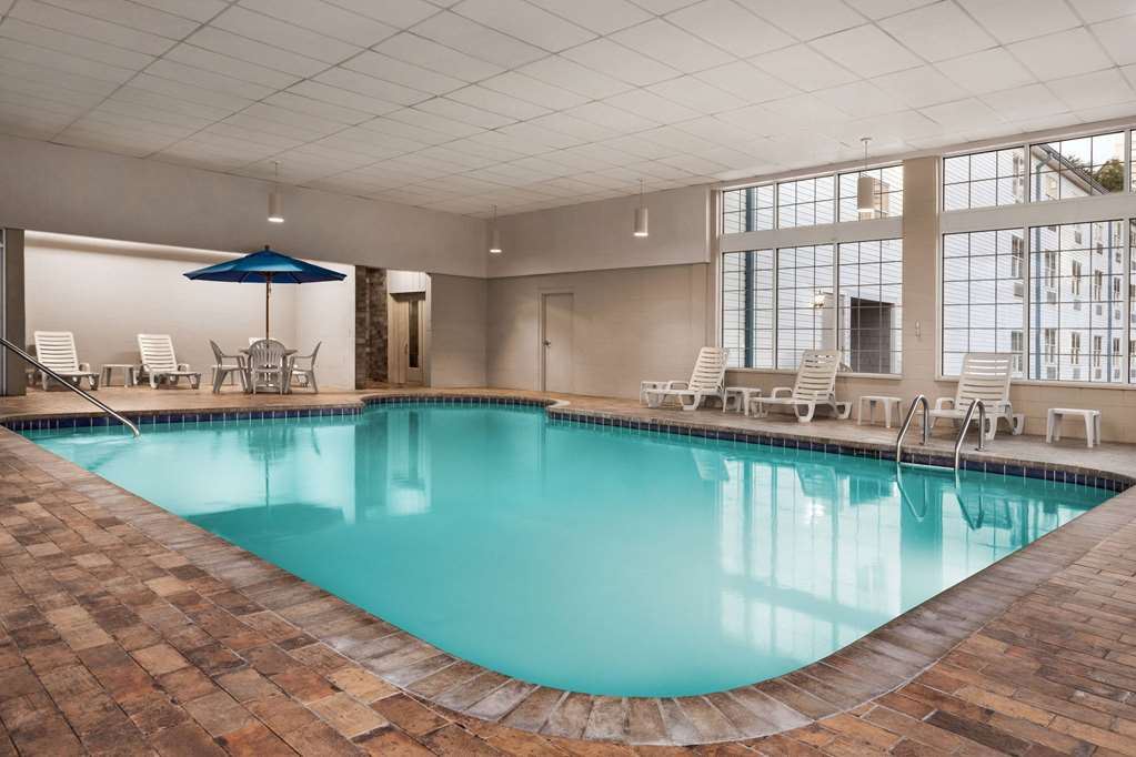 Ramada by Wyndham Pigeon Forge North - photo 7