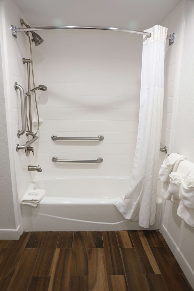 Hampton Inn Sumter - photo 20