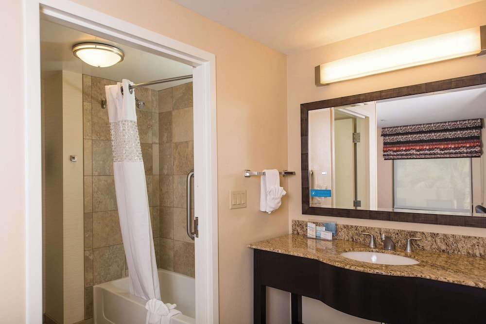 Hampton Inn & Suites Phoenix Chandler Fashion Center AZ - photo 17