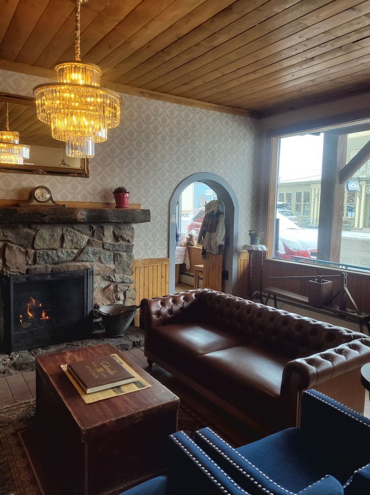 The Hand Hotel Bed & Breakfast - photo 15