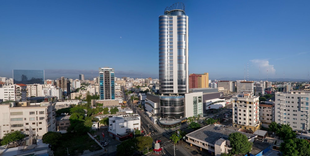 Embassy Suites by Hilton Santo Domingo - carbon neutral hotel in Santo Domingo