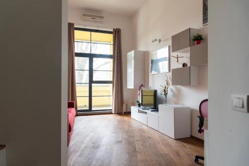 Youhosty Caviglia 5 — 4-Star Luxury Hotel in Milan, Italy