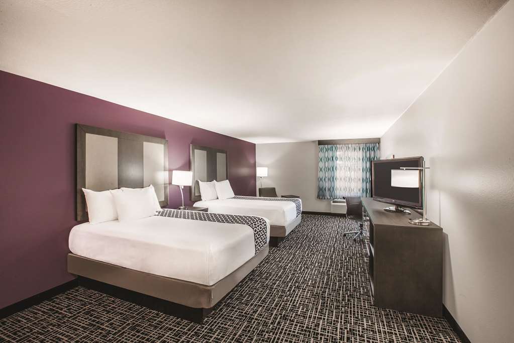 La Quinta Inn & Suites by Wyndham Walker Denham Springs - photo 15
