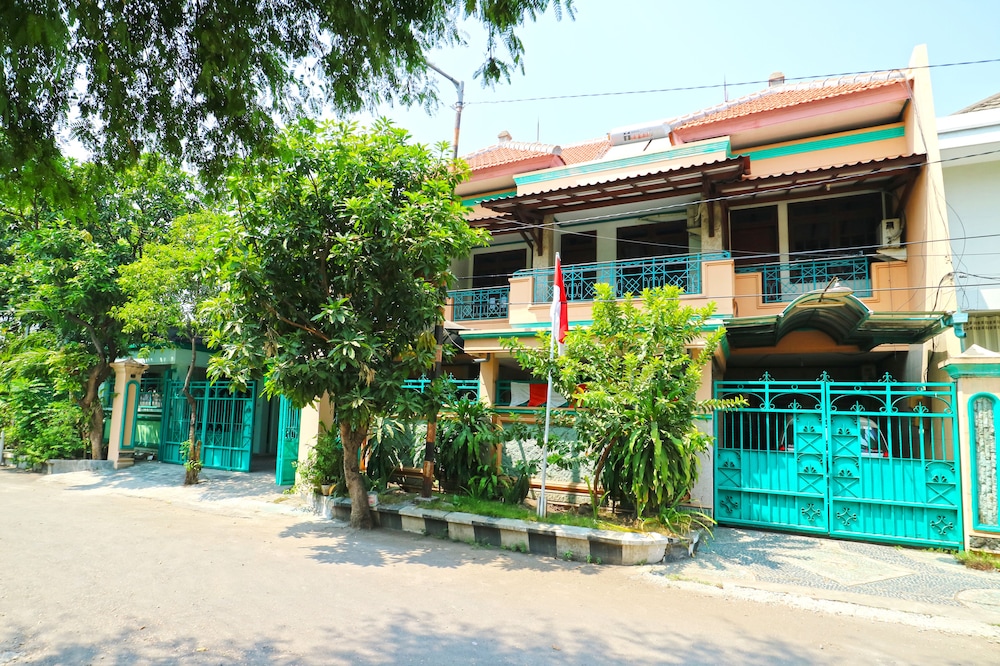 Hotel Shabine - last minute hotel in Surabaya