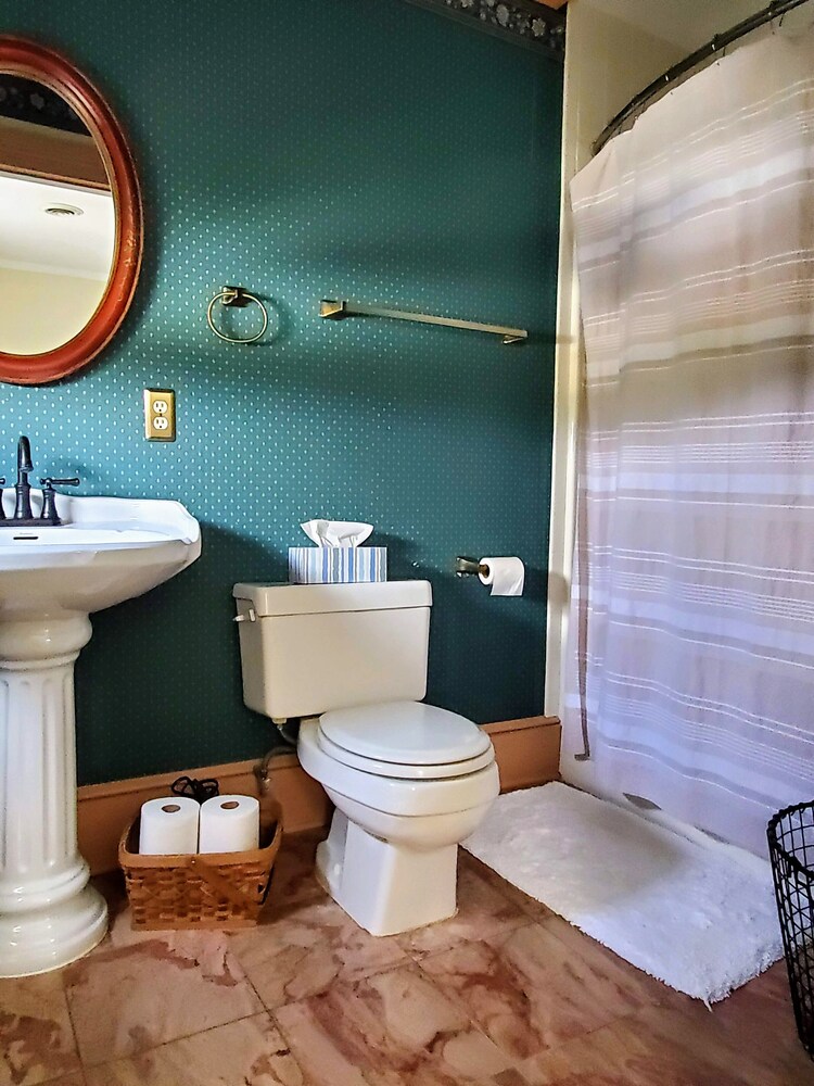 The Claiborne Bed and Breakfast - photo 21