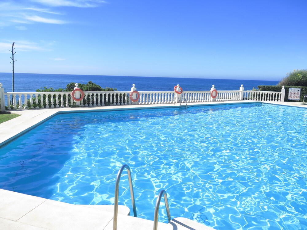First Line Beach Mar y Sol Lubina — hotel in Mijas