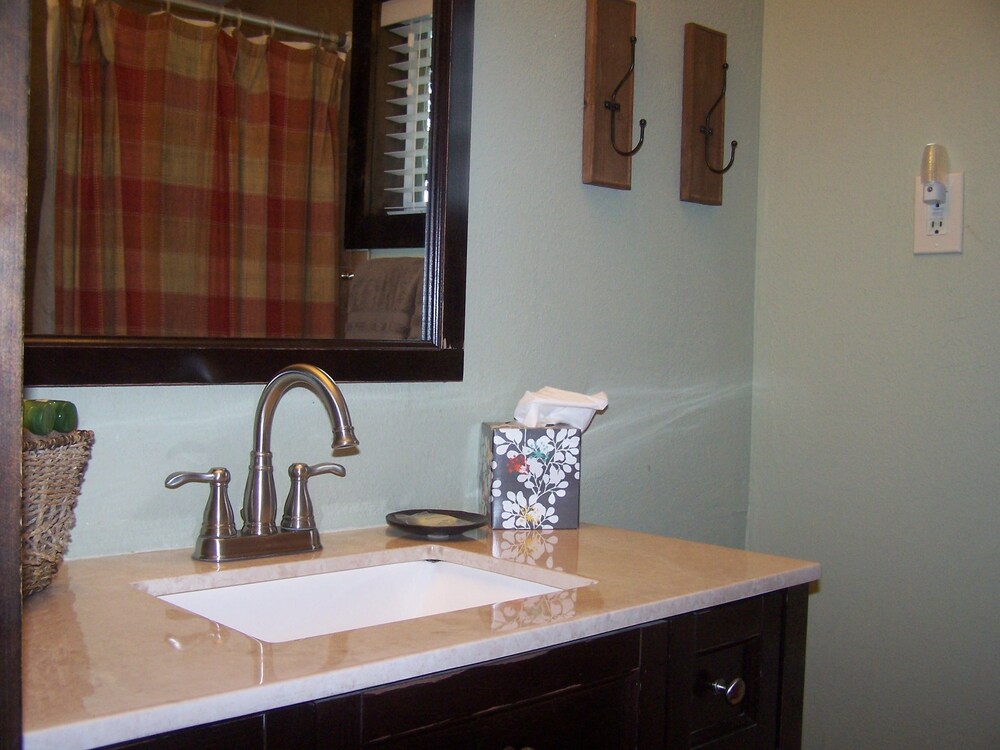 Blanco County Inn - photo 65