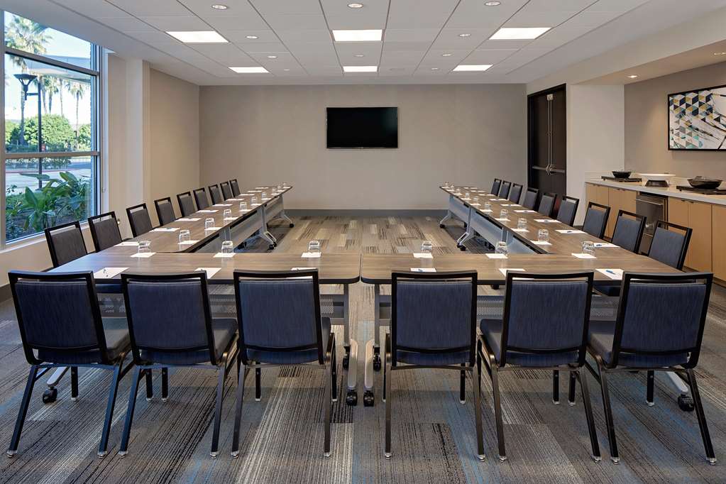 Hyatt House Irvine John Wayne Airport - photo 5