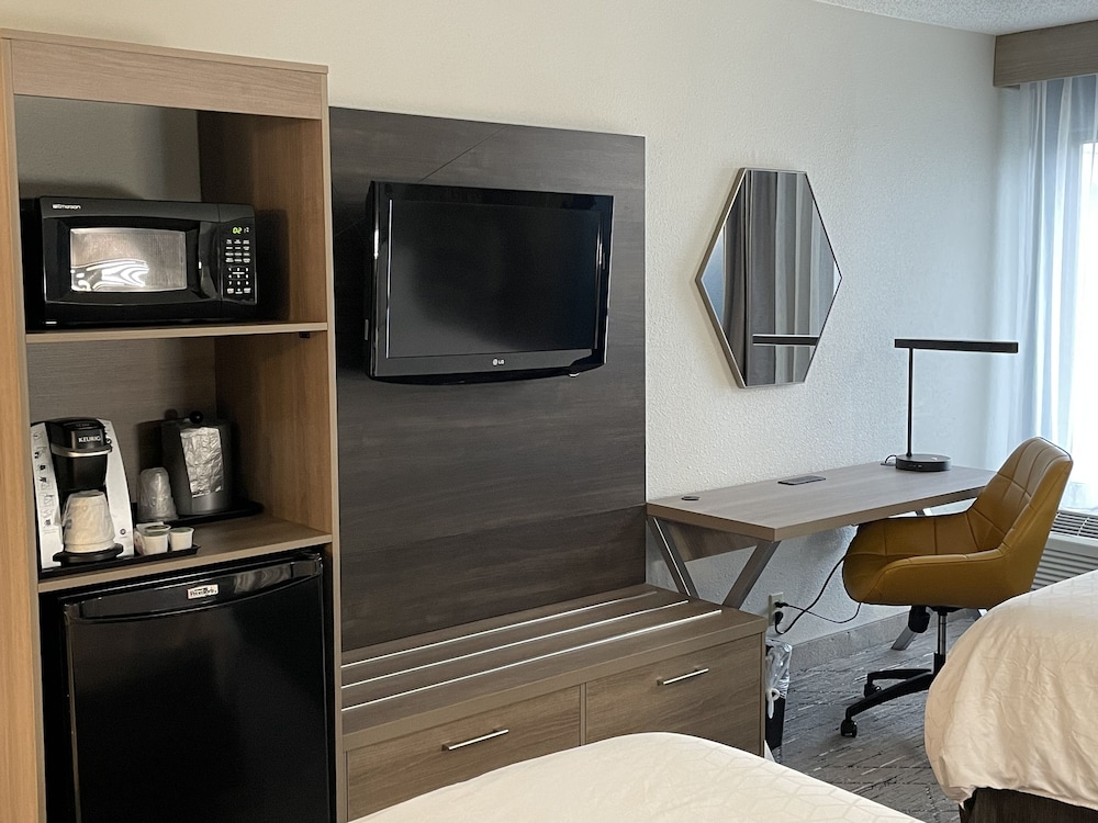 Holiday Inn Express Burlington by IHG - photo 9