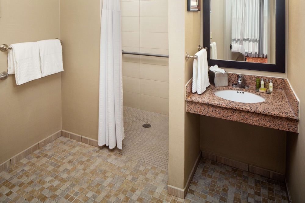 DoubleTree by Hilton Cherry Hill Philadelphia - photo 22
