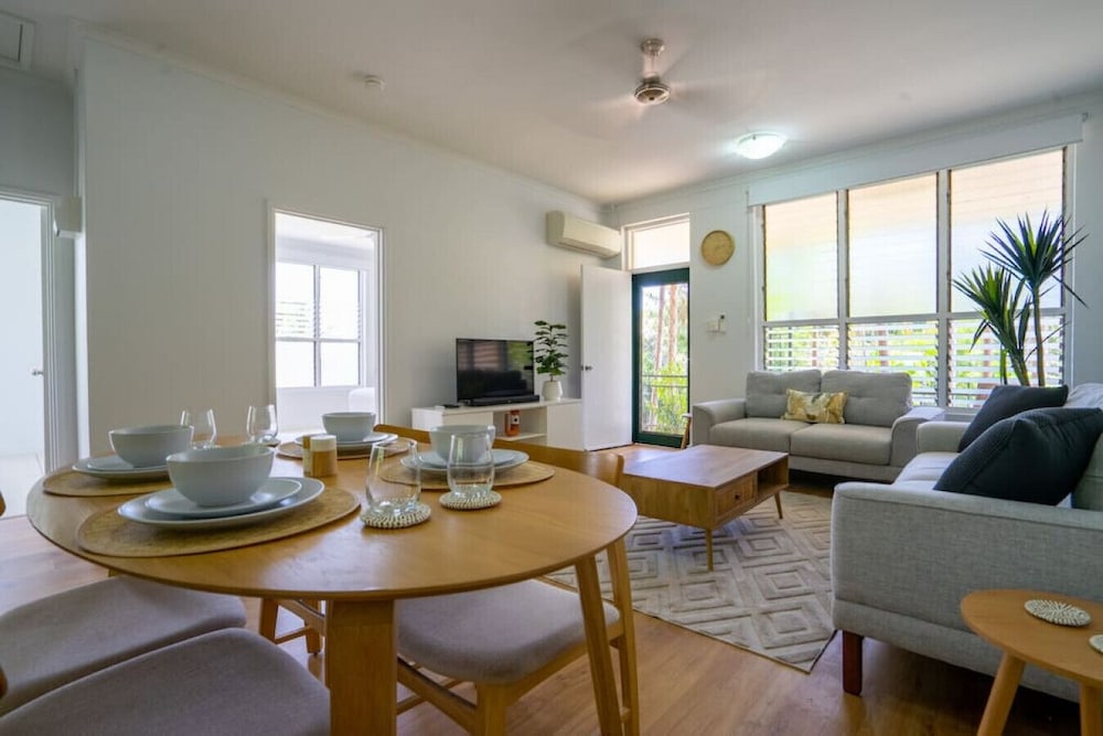 Nightcliff Retreat: Stylish 2BR Apt Near Foreshore — 4-Star Luxury Hotel in Nightcliff, Australia
