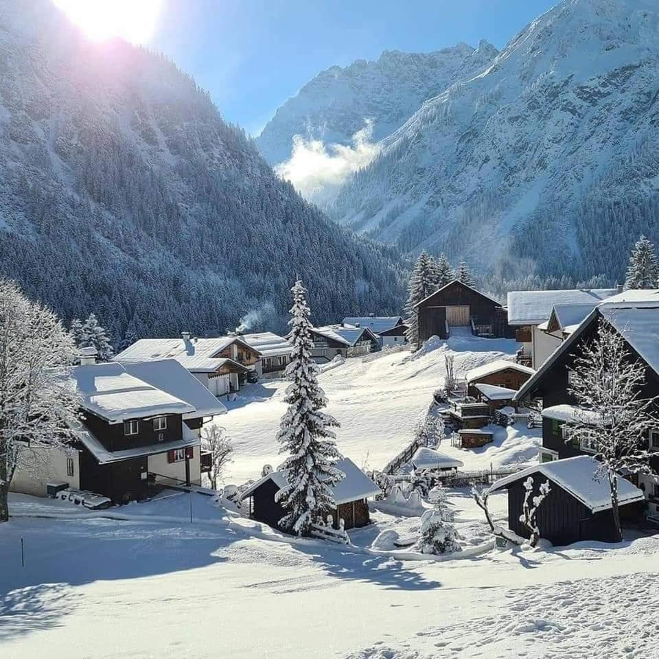 Aparthotel mittelberg mit Schwimmbad Kleinwalsertal in Mittelberg, Austria