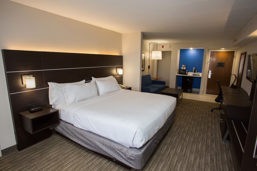 Holiday Inn Express Wilmington by IHG - photo 32