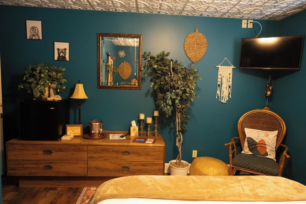 Monroe Street Suites - photo 16