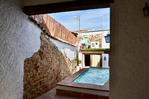 Charming Villa in Santa Elena with Private Poolel — 4-Star Luxury Hotel in Santa Elena, Spain