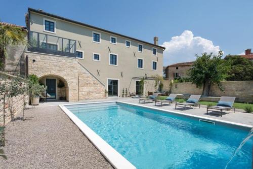 Luxury Villa Covri — 4-Star Luxury Hotel in Brtonigla, Croatia