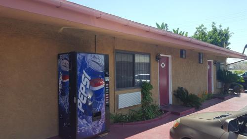Deluxe Motel Los Angeles Area - photo 8