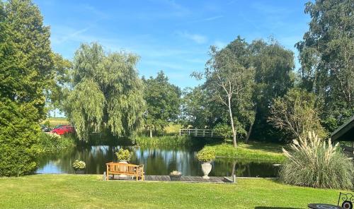De Weideblom — 4-Star Luxury Hotel in Schermerhorn, Netherlands