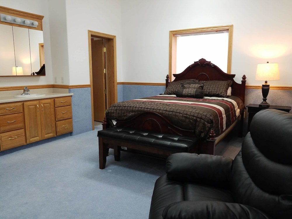 Zion's Most Wanted Hotel - photo 33