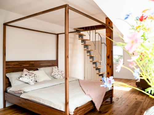 Unter den Linden - carbon neutral hotel in Unknown City