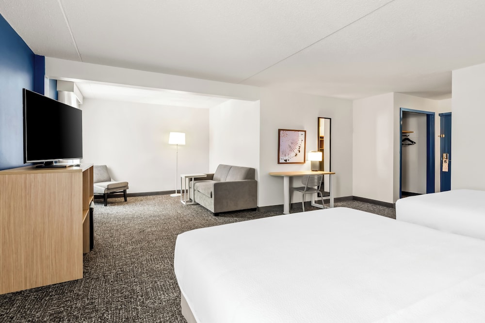 Spark by Hilton Lexington - photo 16