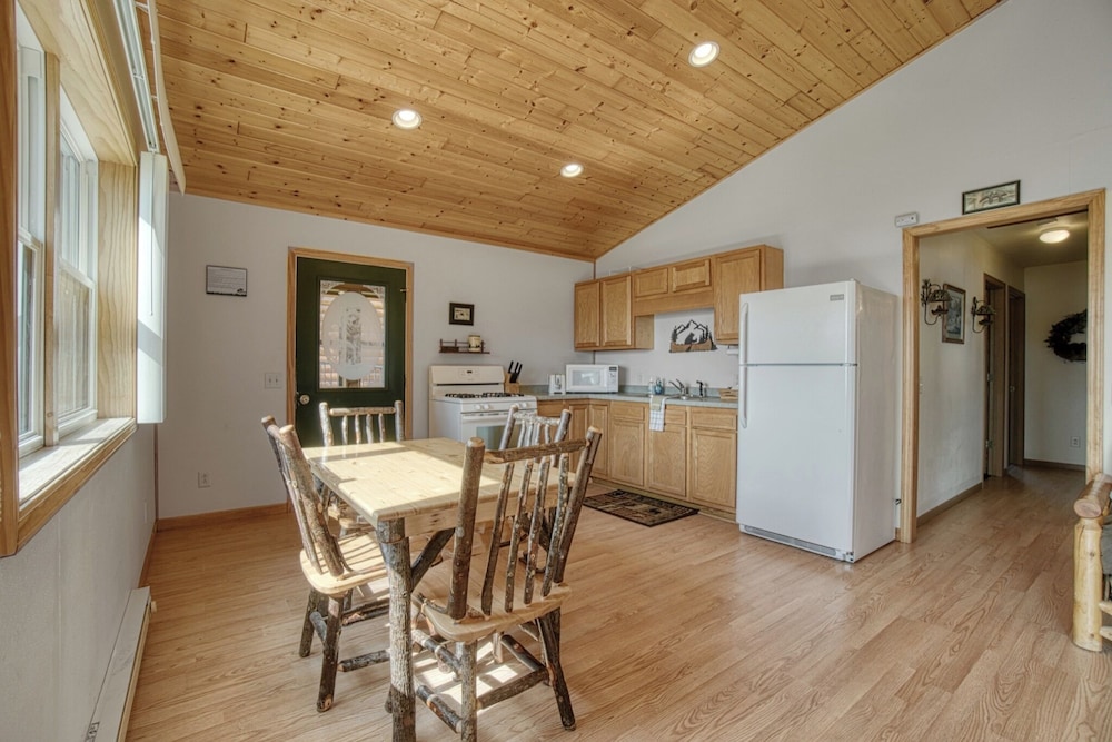 Lena's Northern Pines Resort - photo 49