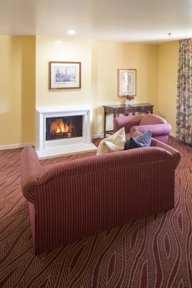 Campbell Inn - photo 14