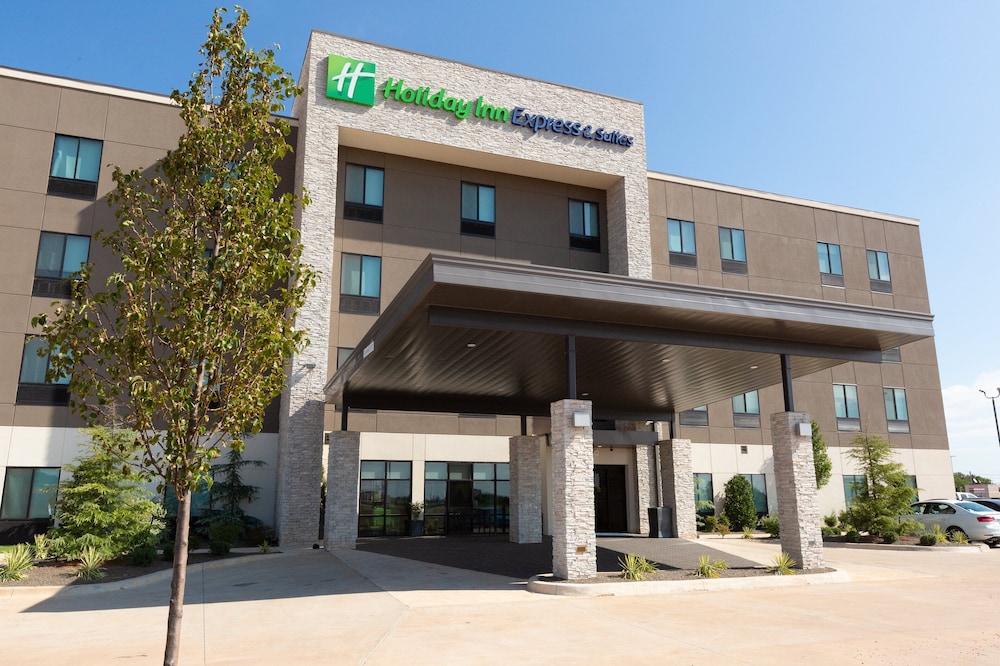 Holiday Inn Express Suites Kingfisher By Ihg — Kingfisher