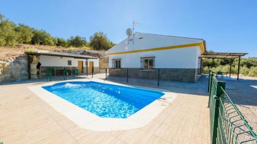 Casa La Molina Riogordo by Ruralidays — 4-Star Luxury Hotel in Riogordo, Spain