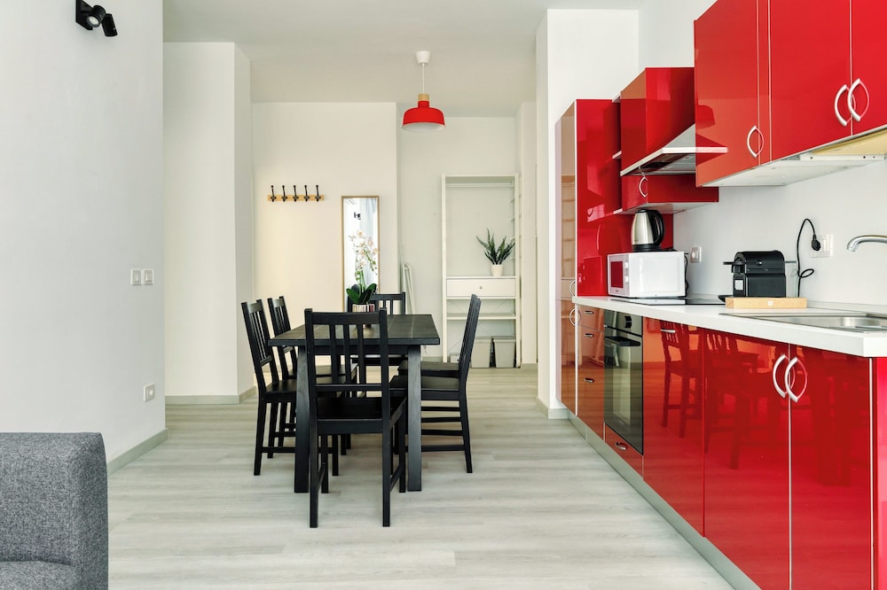 JOIVY Charming 2BR Flat near City Life — 4-Star Luxury Hotel in Milan, Italy
