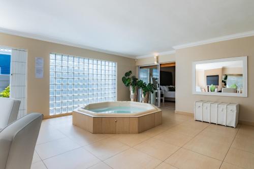 Gem with indoor jacuzzi