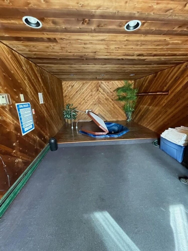 Gale River Motel - photo 54