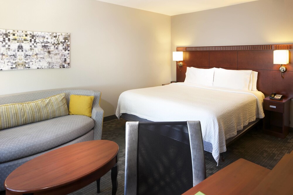 Courtyard by Marriott Brownsville - photo 12