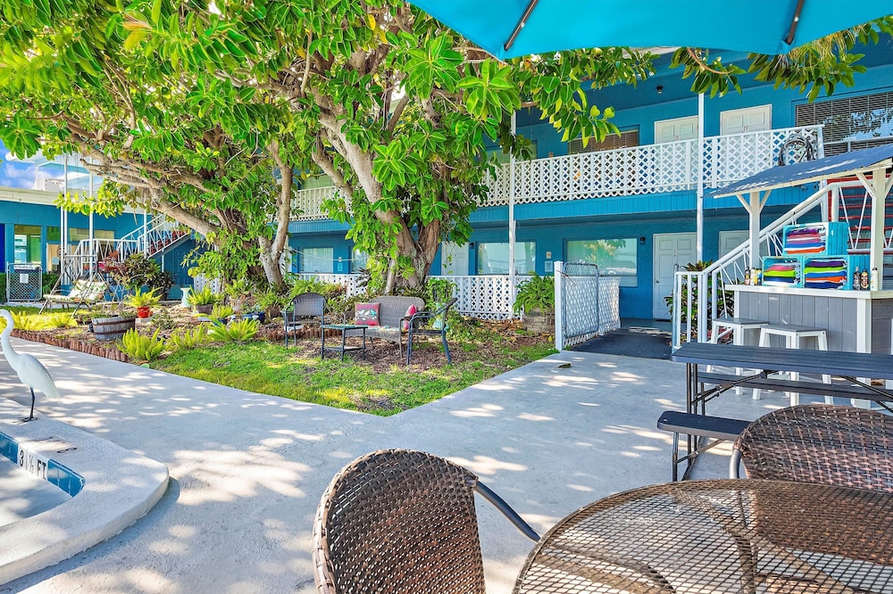 Malibu Resort Motel - photo 37