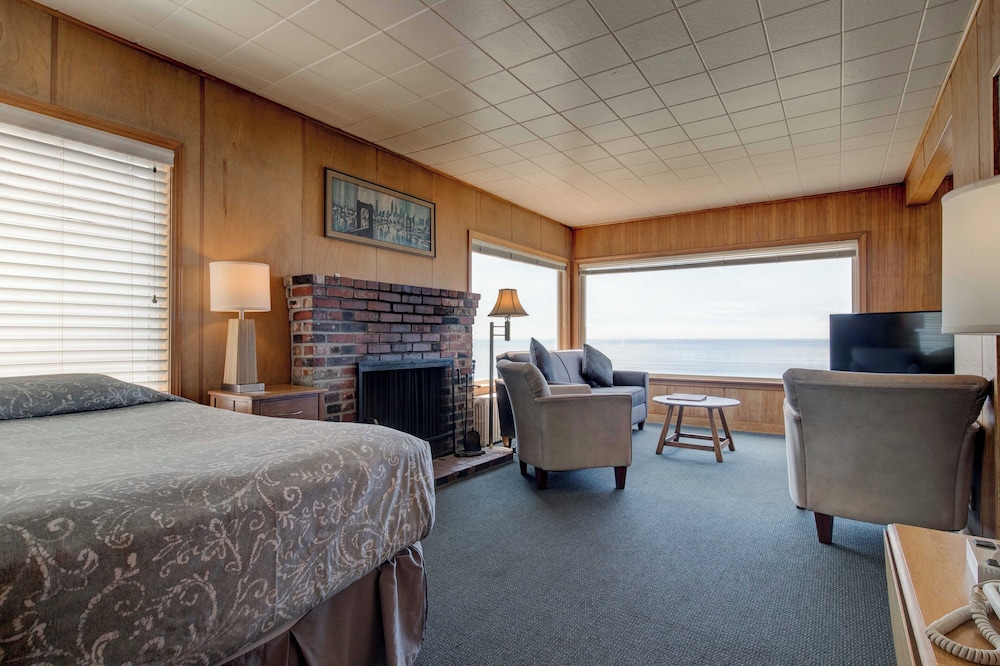 Ester Lee Oceanview Inn - photo 64