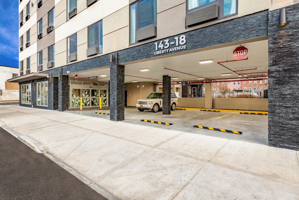 Van Wyck Hotel & Suites Near JFK Airport - photo 17