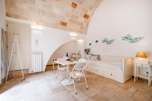 GuestHost Casa in Tufo a due passi dal Mare — 4-Star Luxury Hotel in Polignano A Mare, Italy