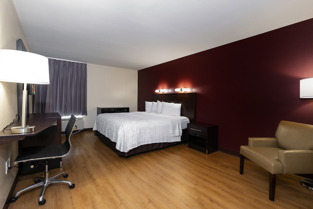 Red Roof Inn PLUS Tuscaloosa University - photo 7