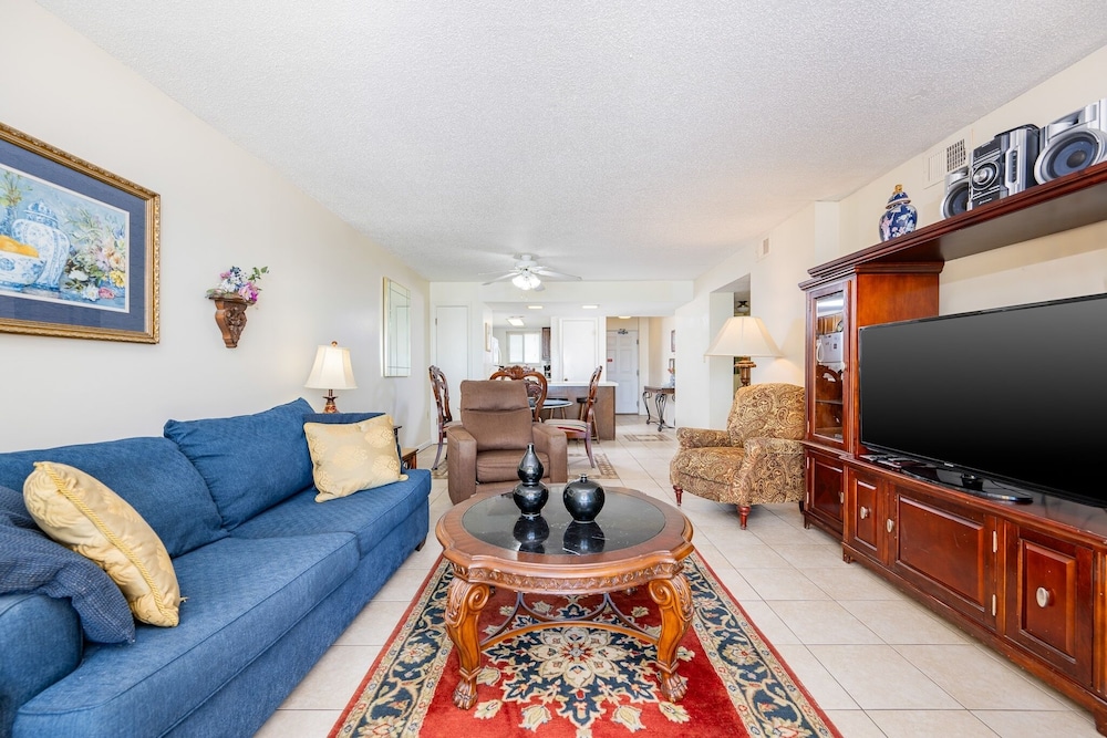 Driftwood Towers 5e 2 Bedroom Condo - photo 8