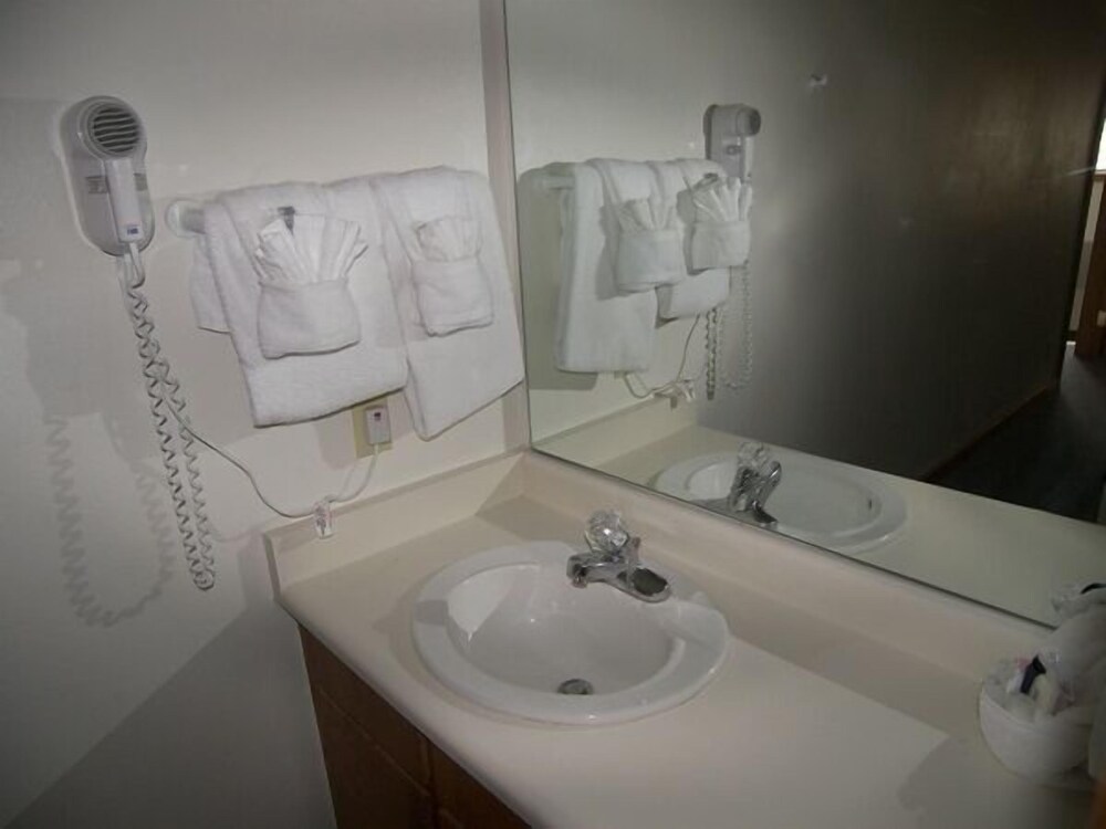Fox Pine Lodge Hotel Room 2 - photo 16