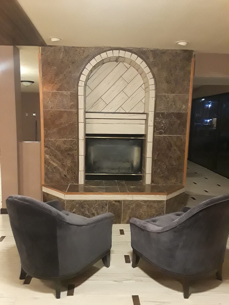 The Metropolitan Hotel - photo 5