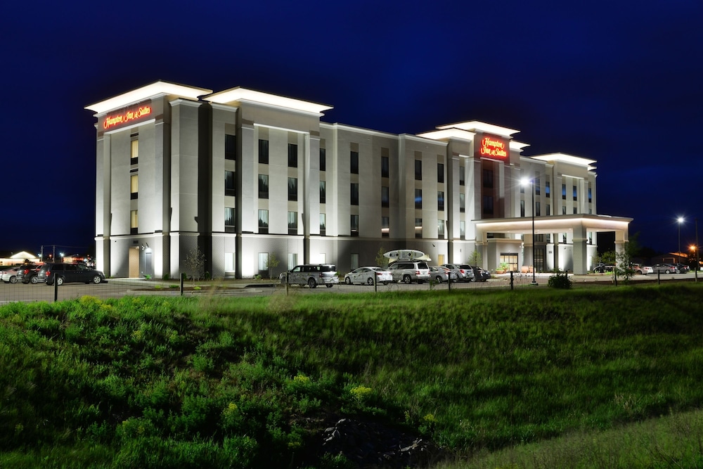 Hampton Inn & Suites Chippewa Falls - photo 43