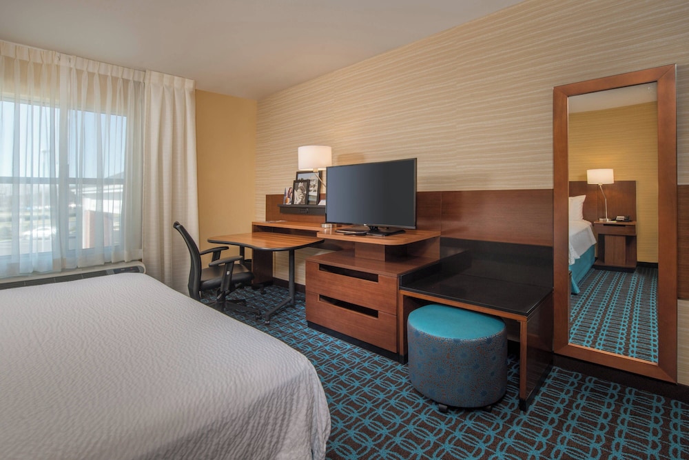 Fairfield Inn & Suites by Marriott Easton - photo 5