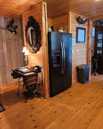 Butler's Bay Teal Lake 4 Bedroom Hotel Room by RedAwning - photo 5